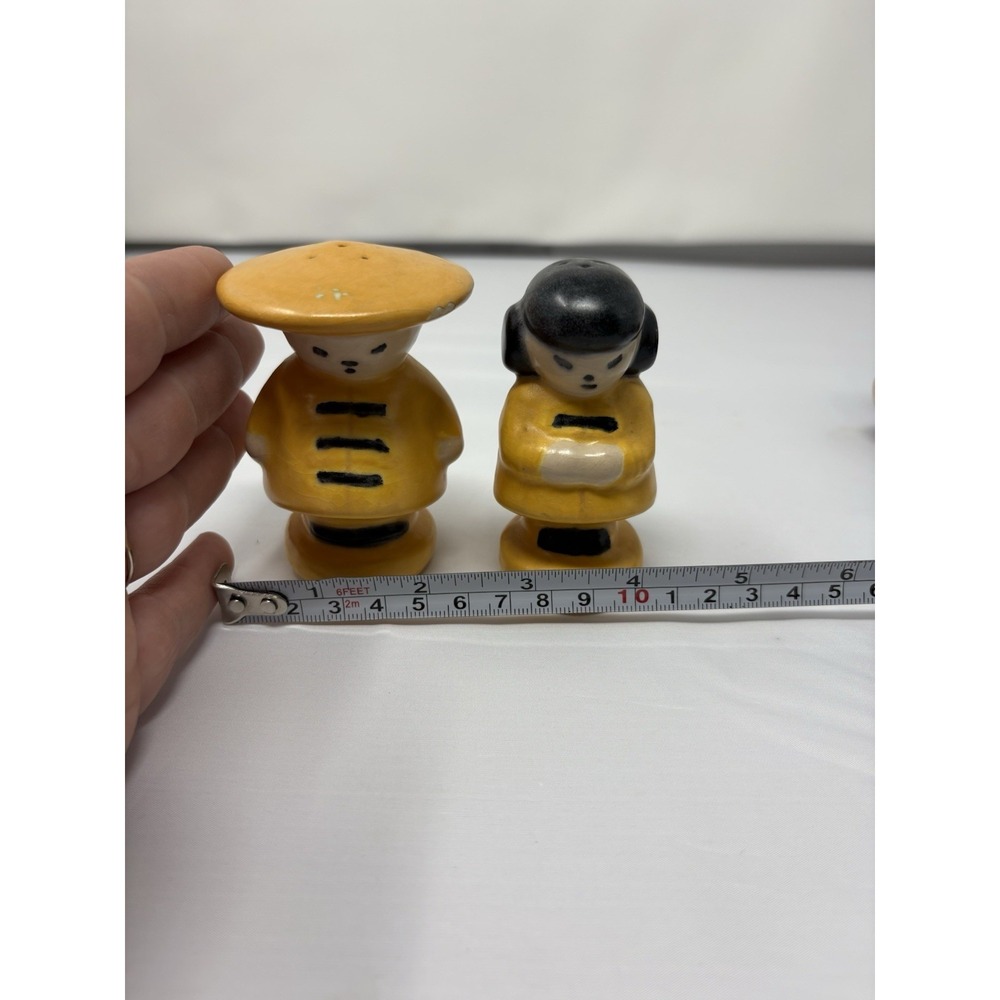 Vintage Asian Couple Salt & Pepper Shakers Yellow Black 1950's Mid Century Retro - Picture 11 of 11